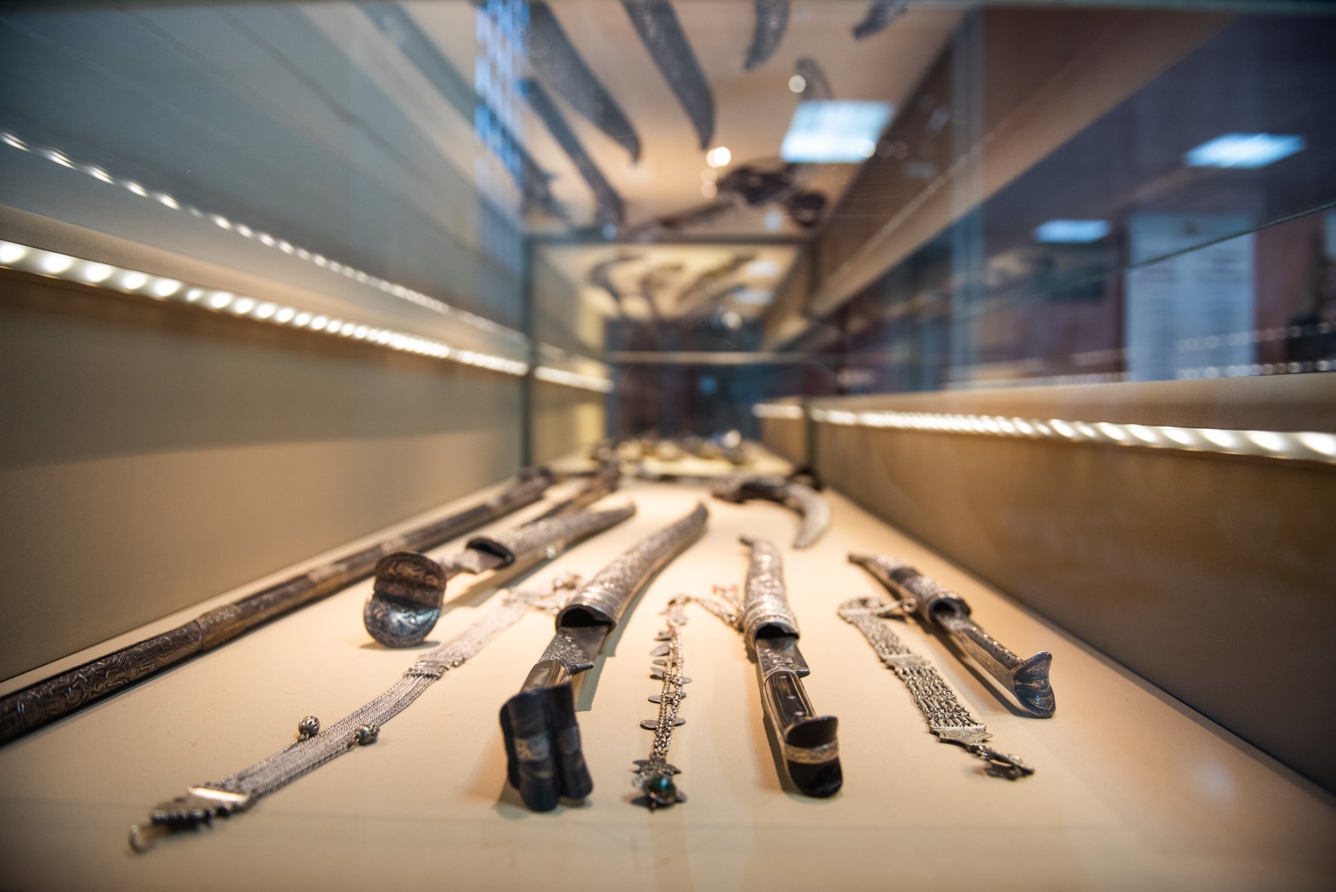 The “polyphonic” tradition of the 19th century: Jewels and weapons from the collections of Andy Antotsiou and Antonis Souliotis