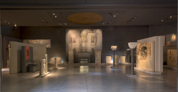 Gallery 4: From Iconoclasm to the splendor of the Macedonian and Komnenian dynasties